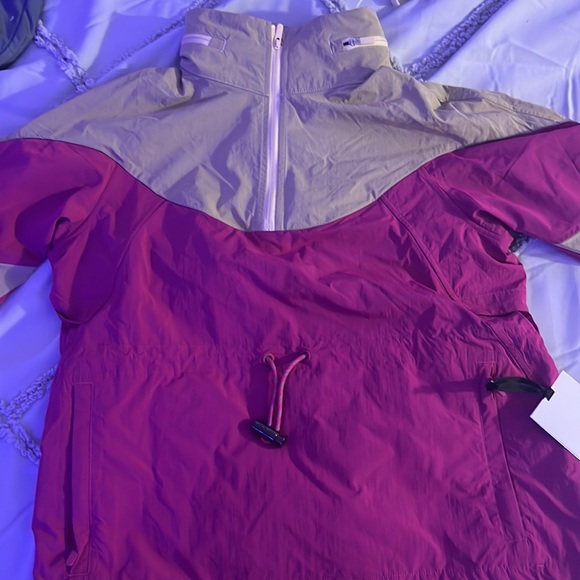 windbreaker - Picture 2 of 4